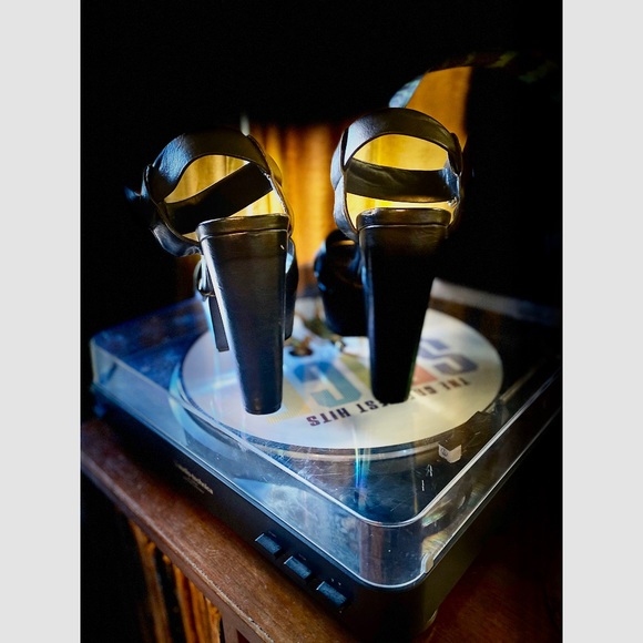 NWOT Black Faux Leather Platform Sandals - Picture 3 of 3